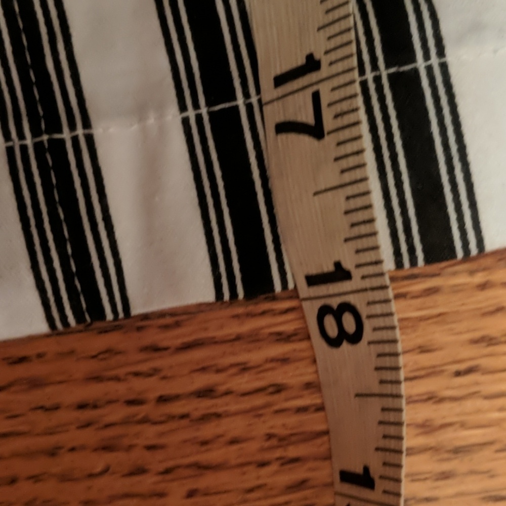 Charlotte Russe skirt - Picture 3 of 4